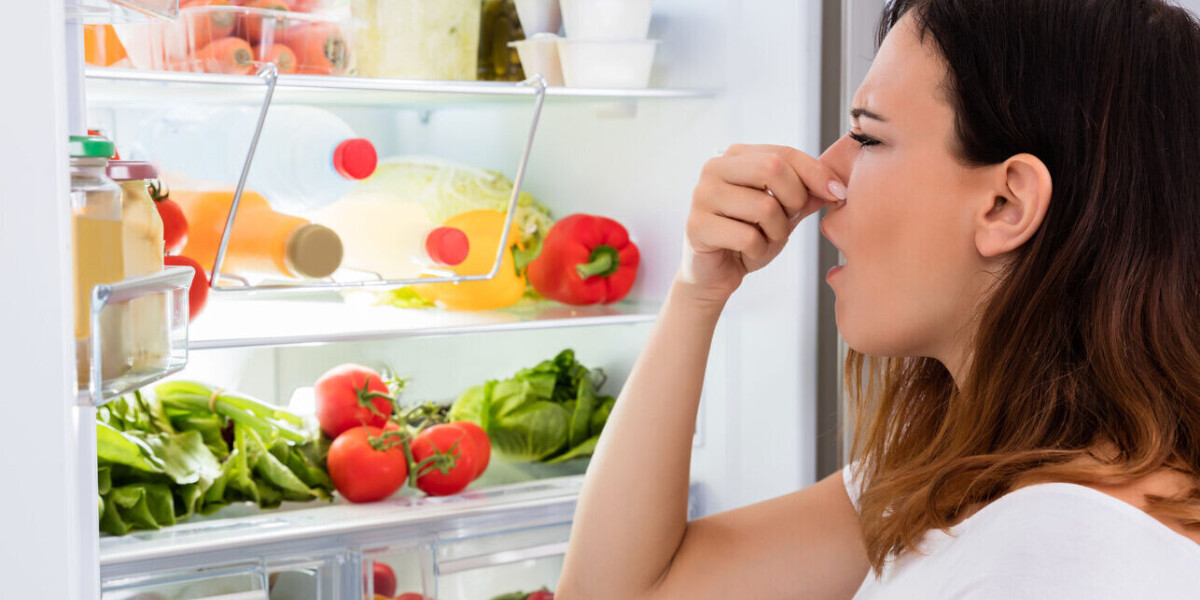 позбутися запаху в холодильнику